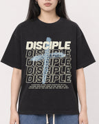 Mockup Boxy Heavyweight Tee Black female close-up 01