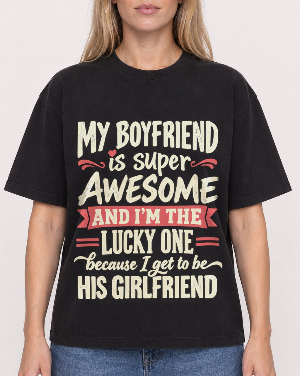 Mockup Boxy Heavyweight Tee Black female close-up 08
