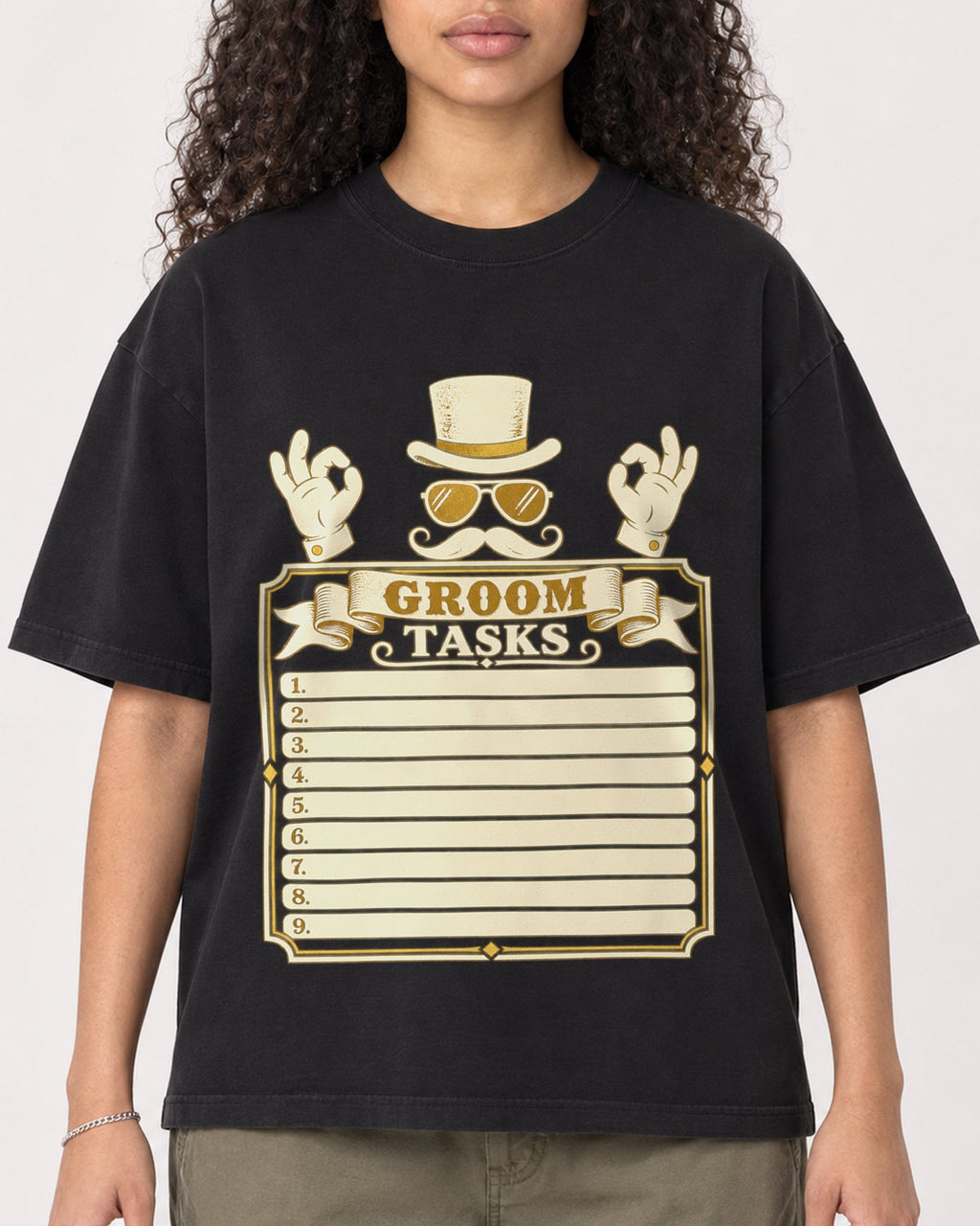 Mockup Boxy Heavyweight Tee Black female close-up 10