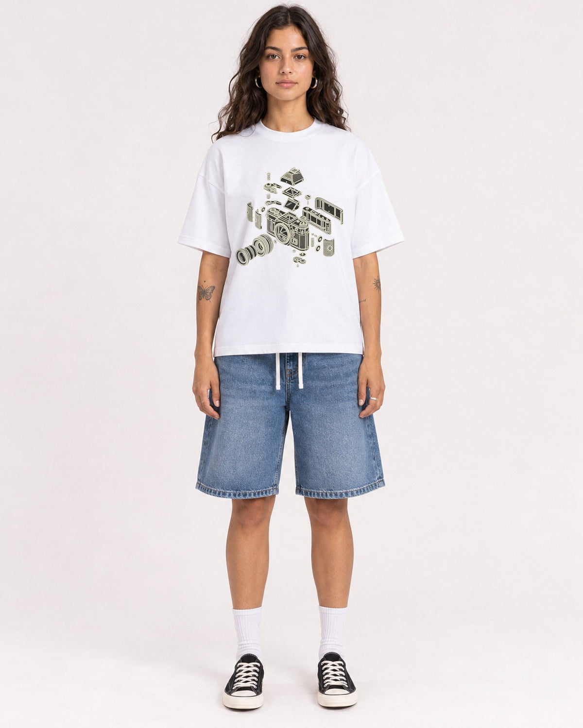 Mockup Boxy Heavyweight Tee White female full-body 06