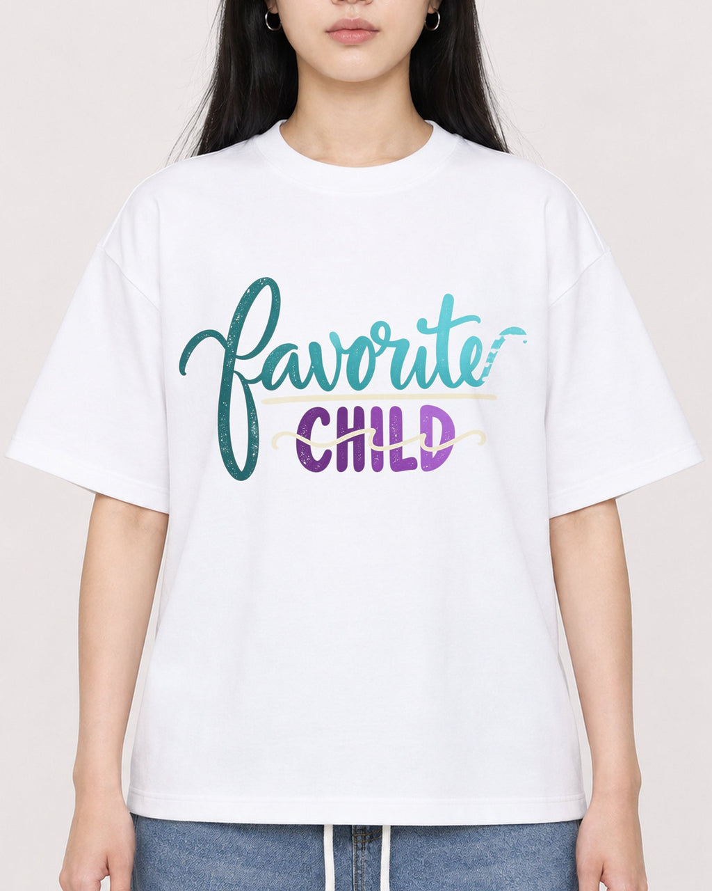 Mockup Boxy Heavyweight Tee White female close-up 01