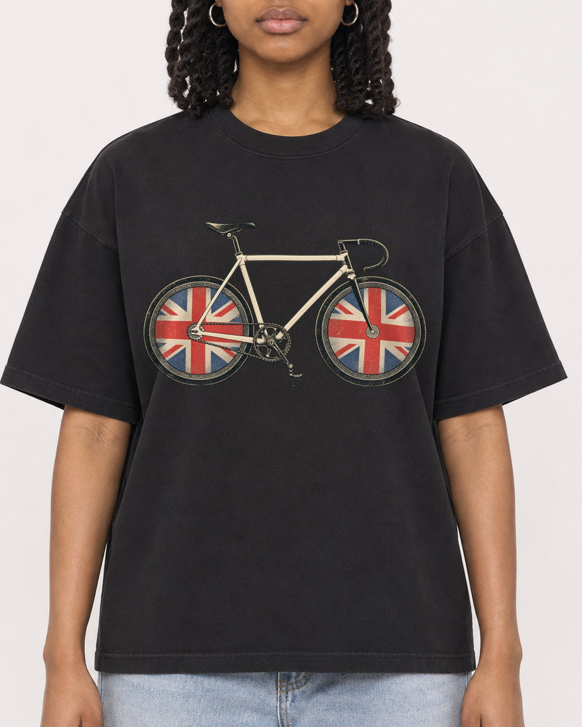 Mockup Boxy Heavyweight Tee Black female close-up 15
