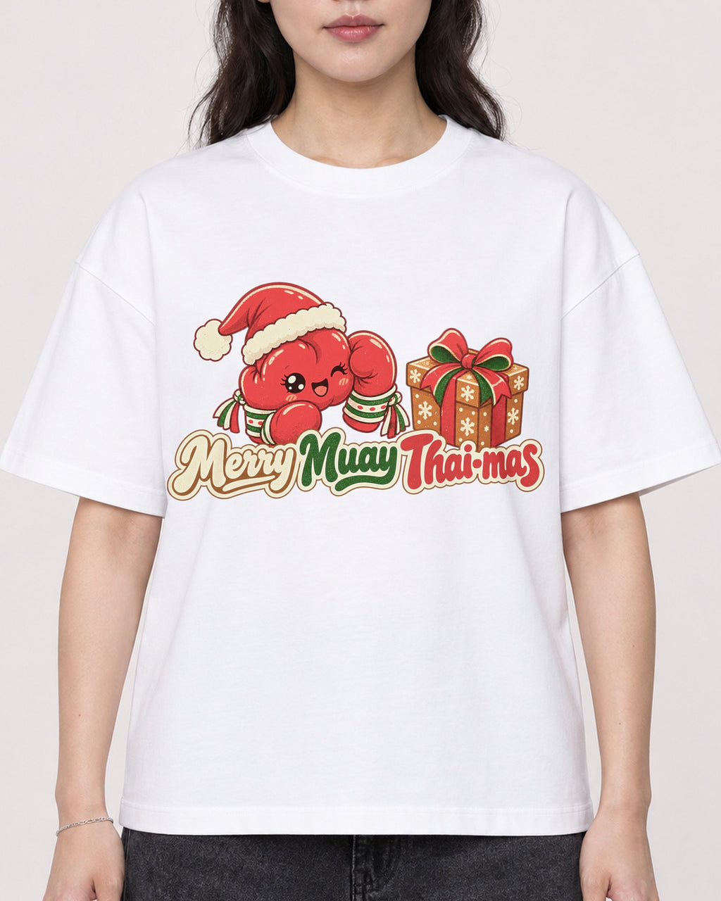 Mockup Boxy Heavyweight Tee White female close-up 03