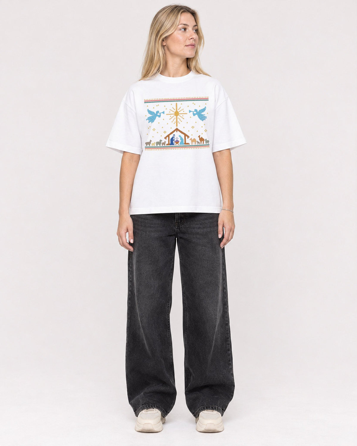 Mockup Boxy Heavyweight Tee White female full-body 08