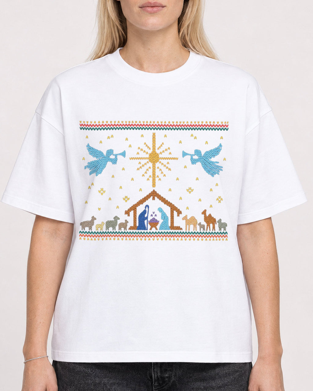 Mockup Boxy Heavyweight Tee White female close-up 08