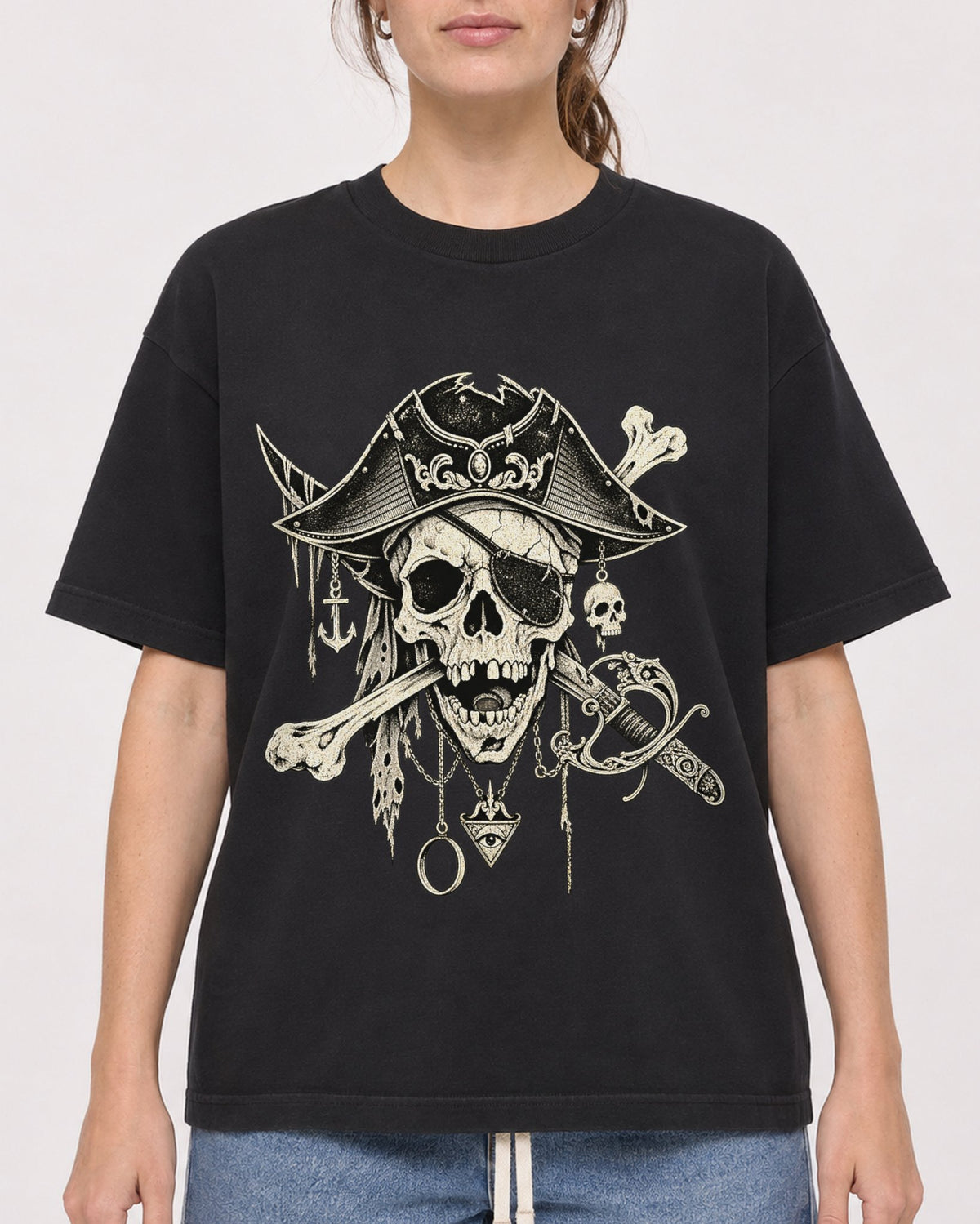 Mockup Boxy Heavyweight Tee Black female close-up 29