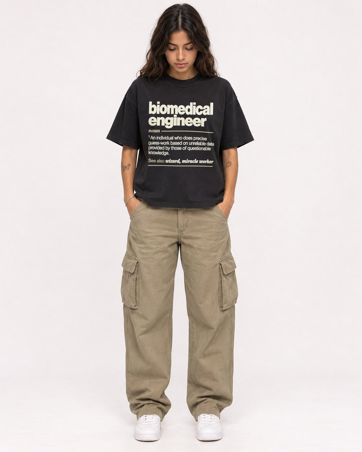 Mockup Boxy Heavyweight Tee Black female full-body 06
