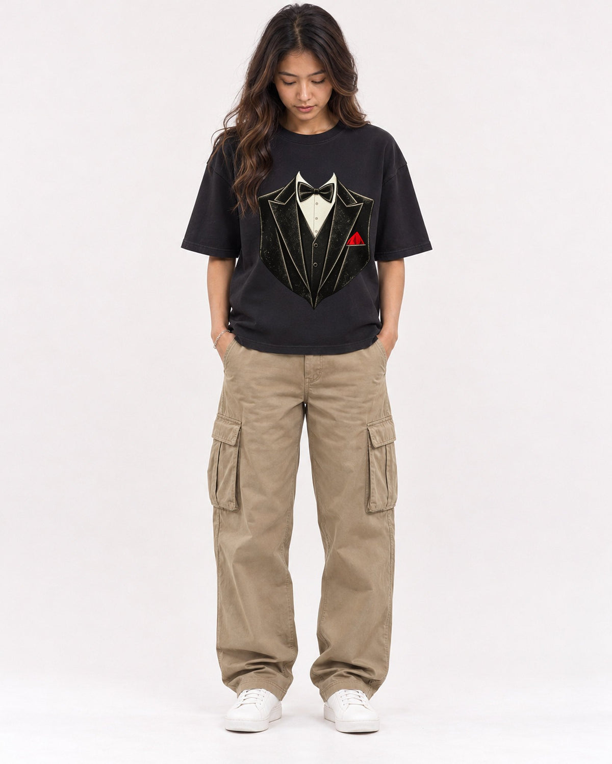Mockup Boxy Heavyweight Tee Black female full-body 02