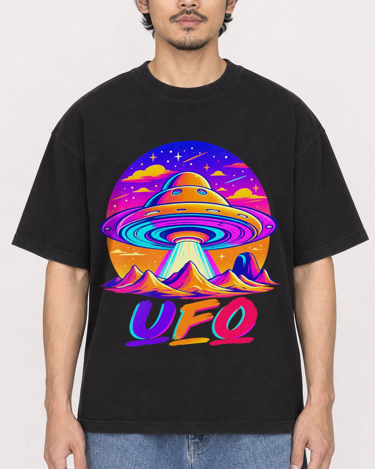 Mockup Boxy Heavyweight Tee Black male close-up 02
