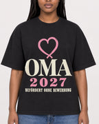 Mockup Boxy Heavyweight Tee Black female close-up 04