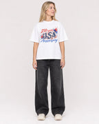 Mockup Boxy Heavyweight Tee White female full-body 08