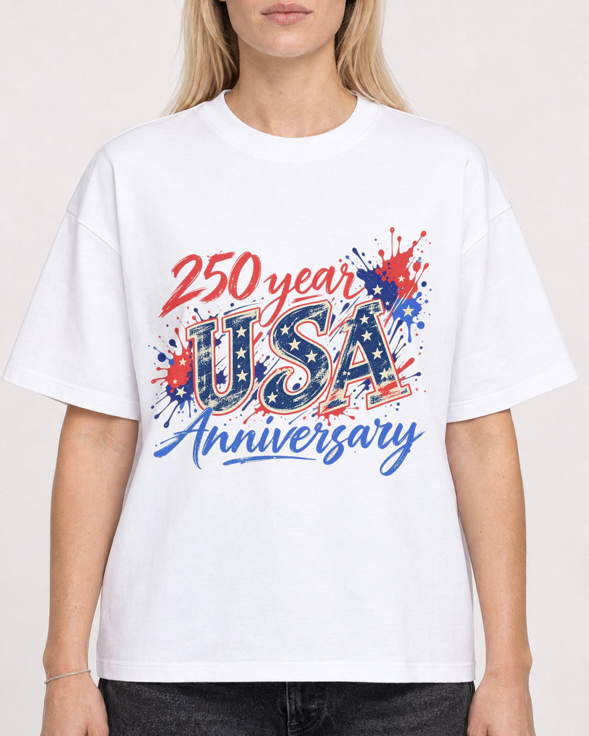 Mockup Boxy Heavyweight Tee White female close-up 08