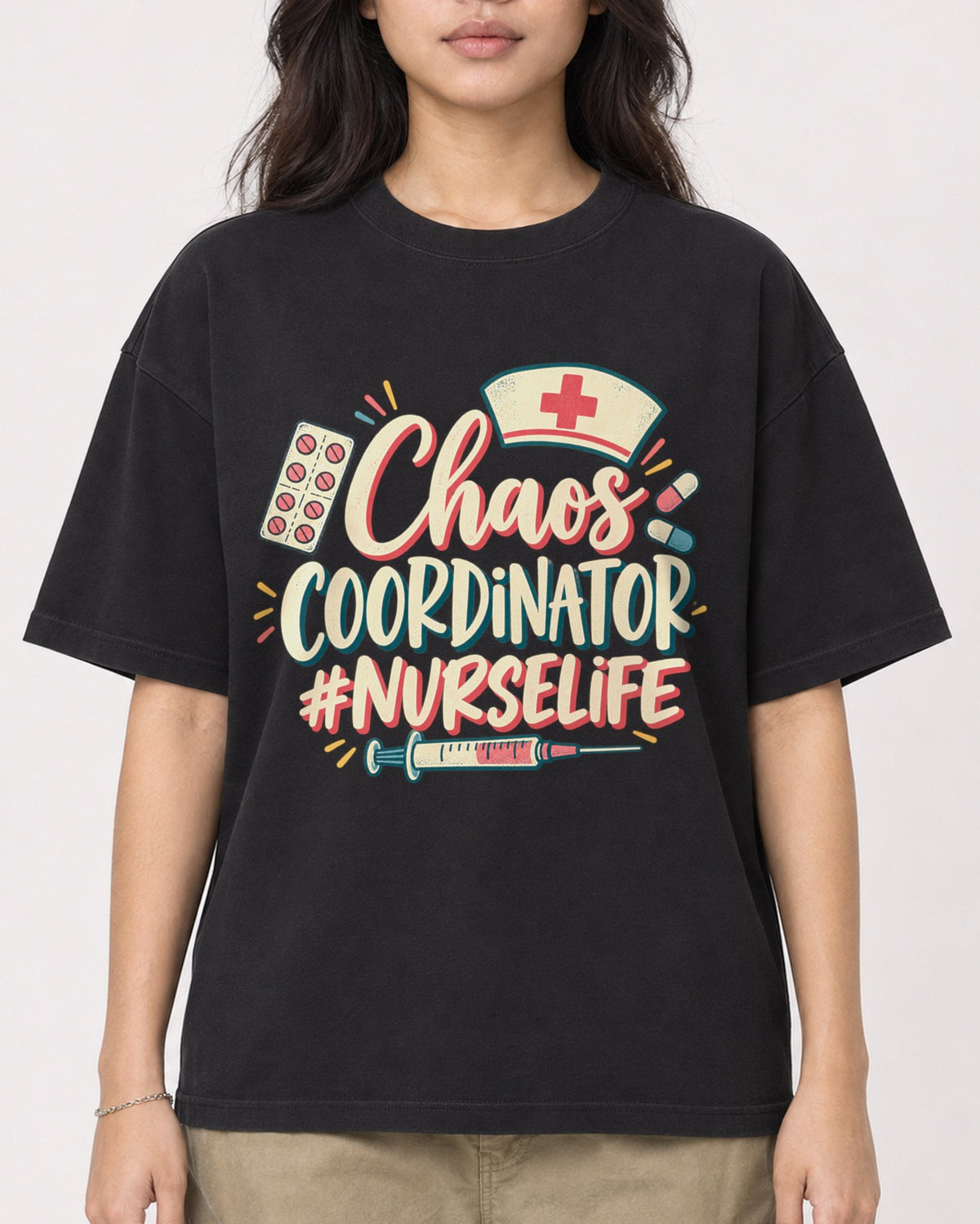 Mockup Boxy Heavyweight Tee Black female close-up 02