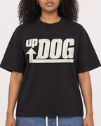 Mockup Boxy Heavyweight Tee Black female close-up 05