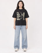 Mockup Boxy Heavyweight Tee Black female full-body 03