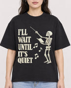 Mockup Boxy Heavyweight Tee Black female close-up 03