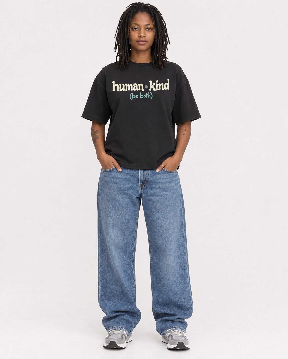 Mockup Boxy Heavyweight Tee Black female full-body 24