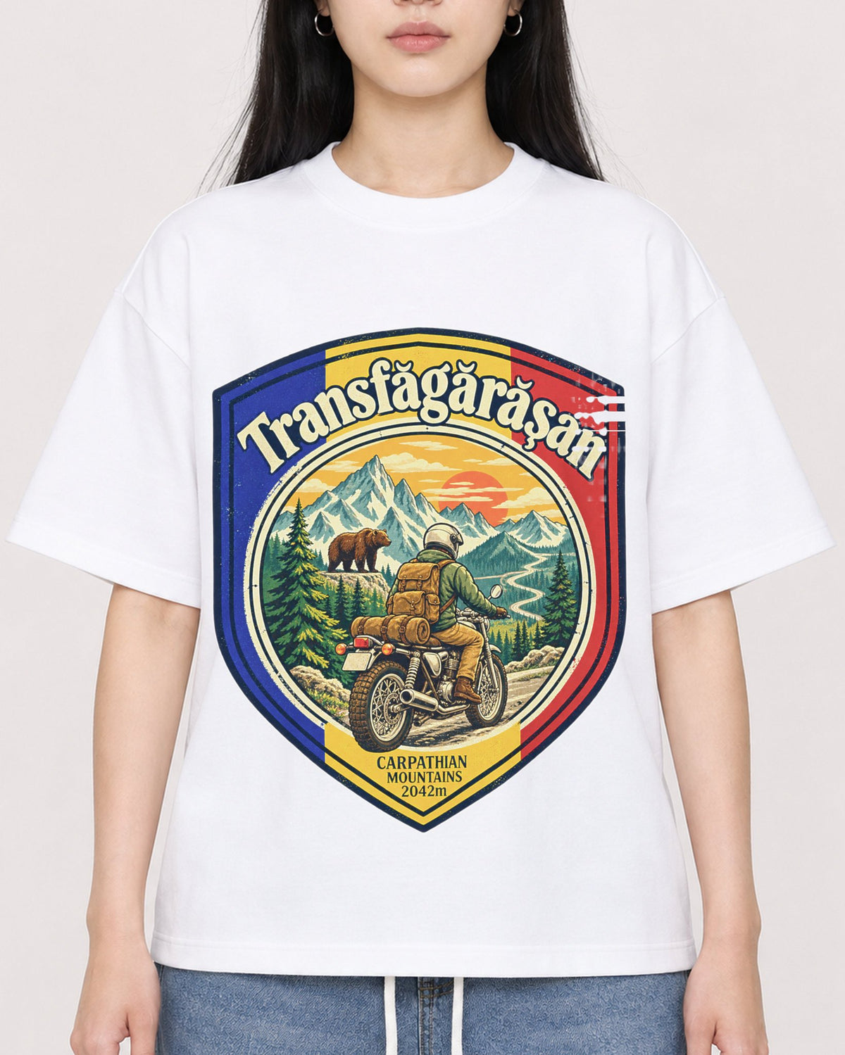 Mockup Boxy Heavyweight Tee White female close-up 01