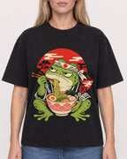 Mockup Boxy Heavyweight Tee Black female close-up 08