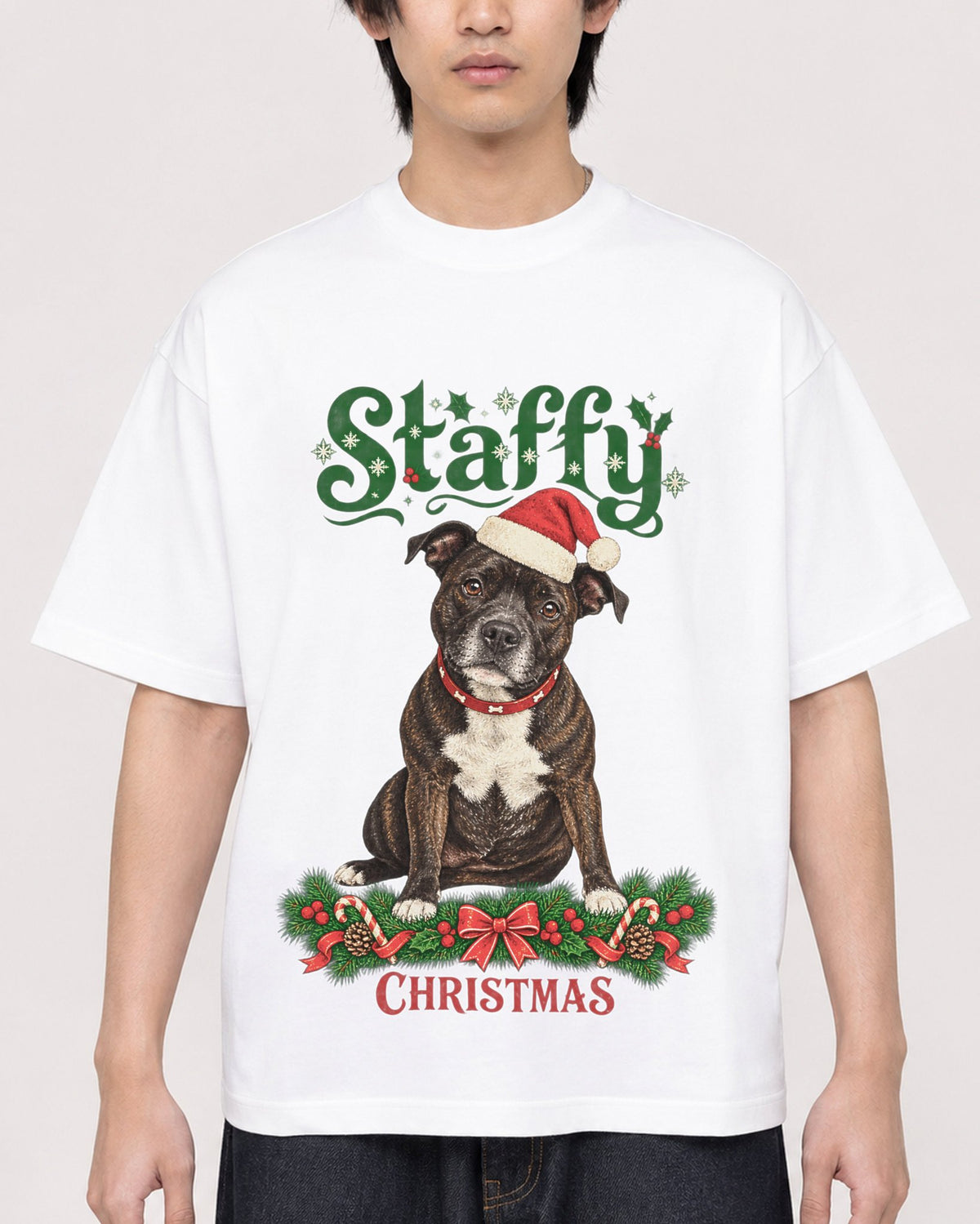 Mockup Boxy Heavyweight Tee White male close-up 11