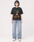 Mockup Boxy Heavyweight Tee Black female full-body 11