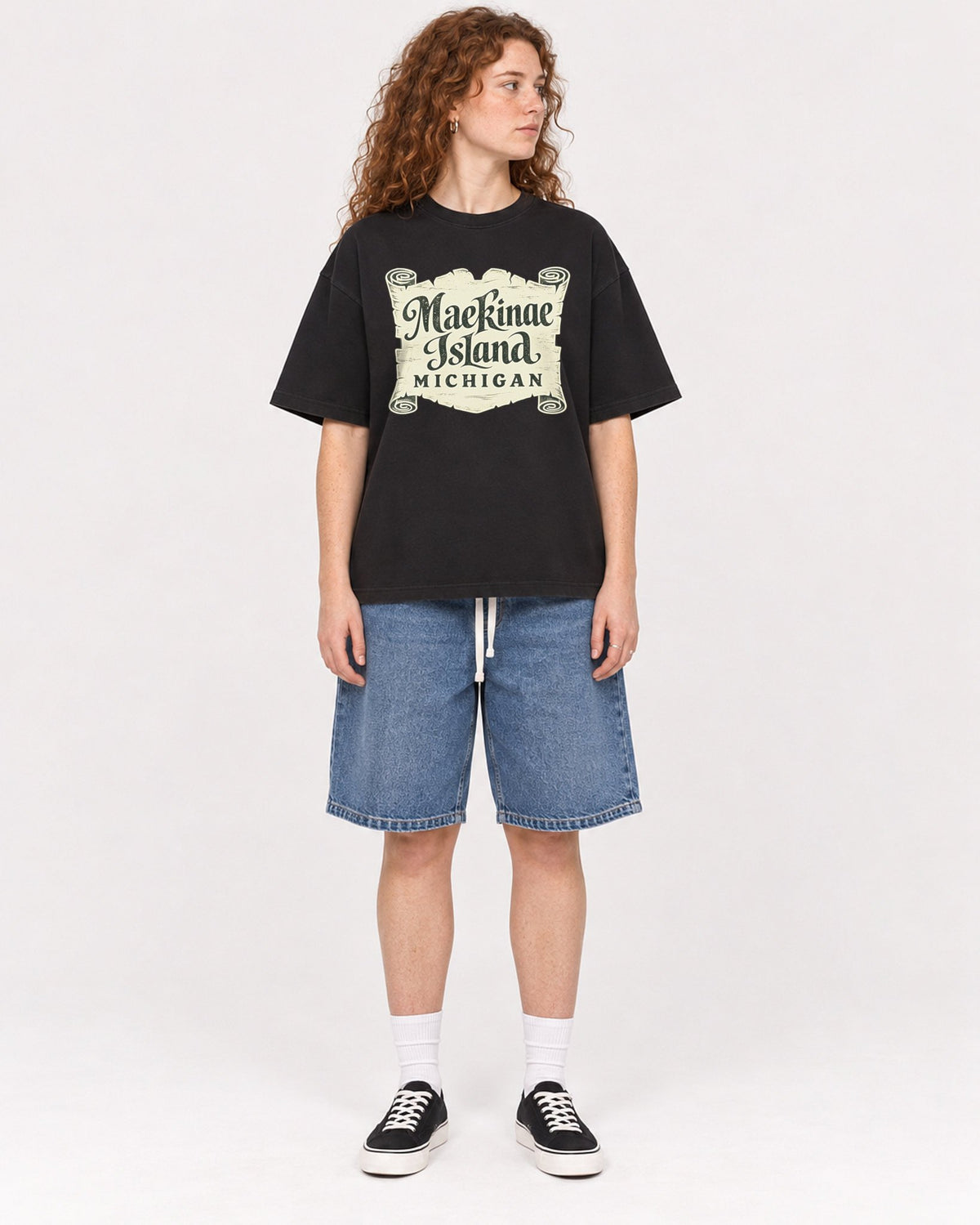 Mockup Boxy Heavyweight Tee Black female full-body 09