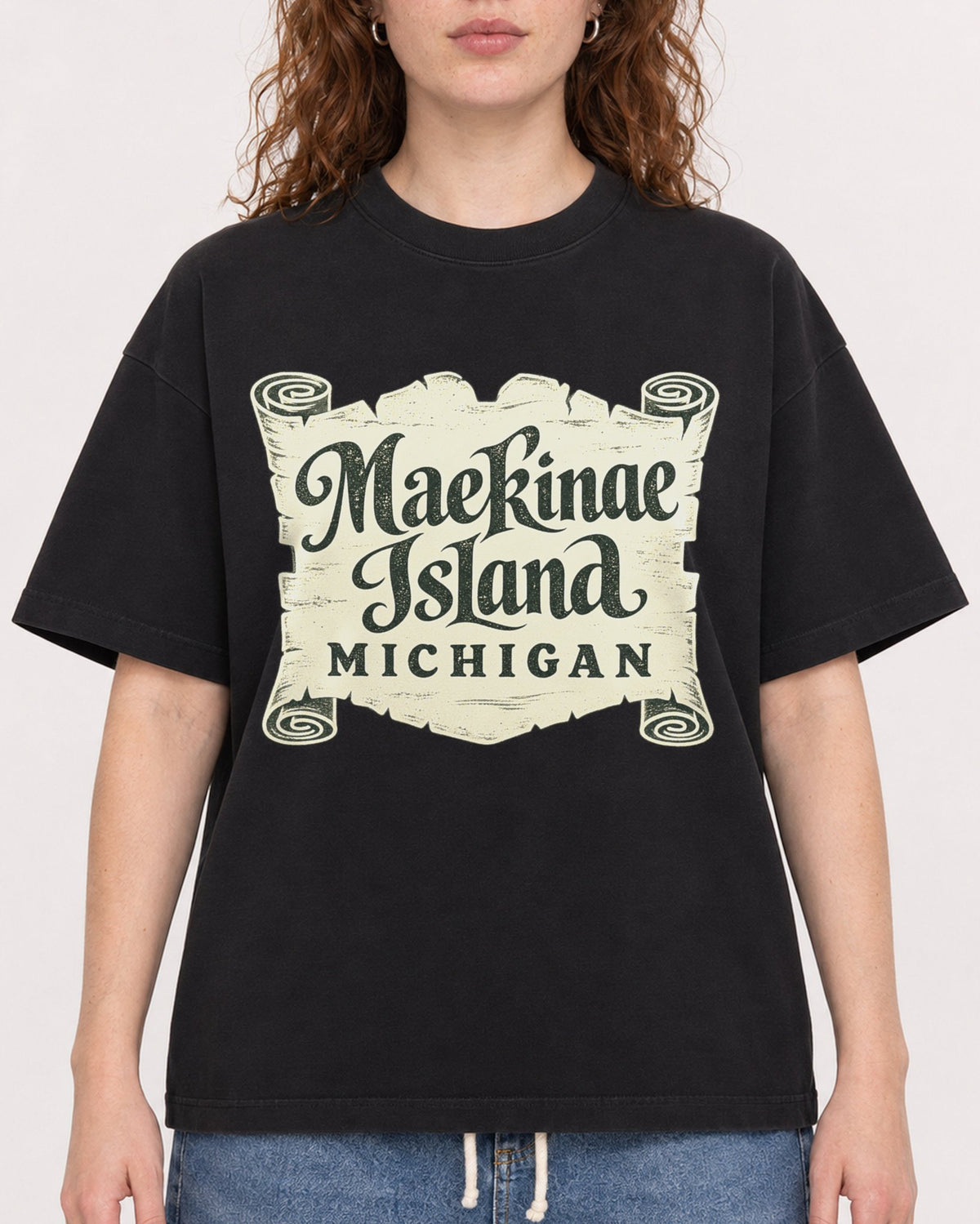 Mockup Boxy Heavyweight Tee Black female close-up 09