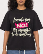 Mockup Boxy Heavyweight Tee Black female close-up 05