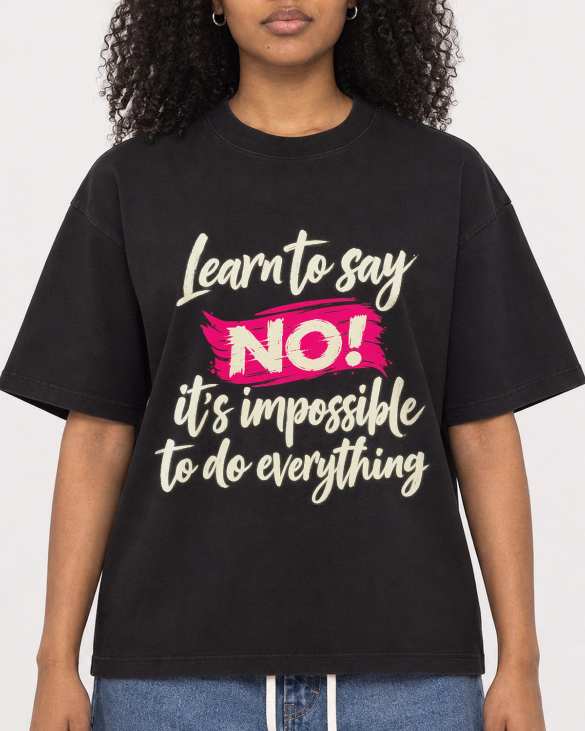 Mockup Boxy Heavyweight Tee Black female close-up 05