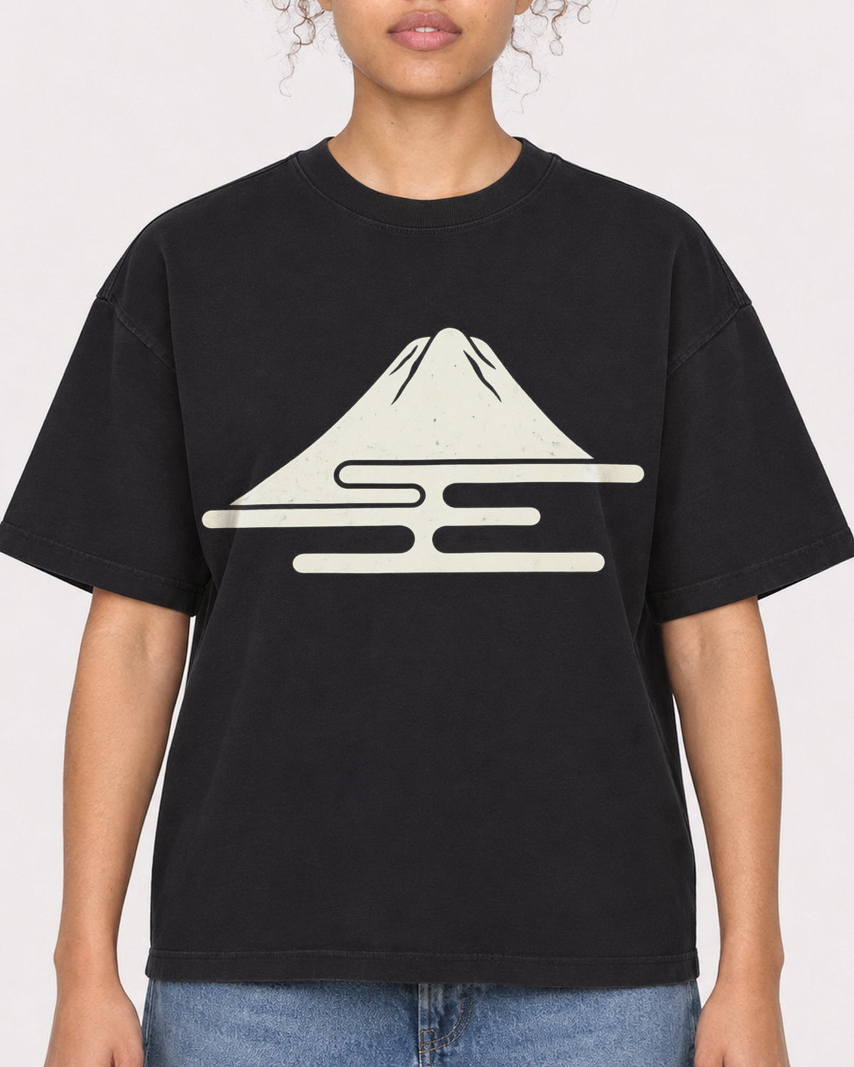 Mockup Boxy Heavyweight Tee Black female close-up 20