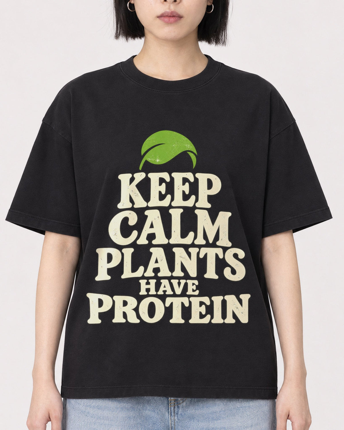 Mockup Boxy Heavyweight Tee Black female close-up 11