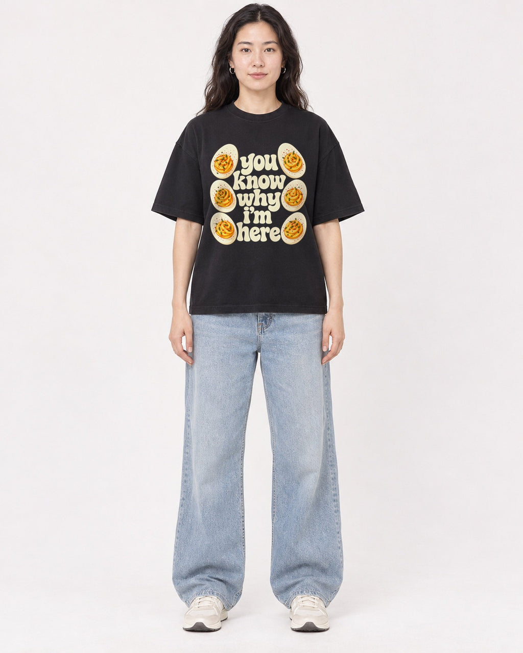 Mockup Boxy Heavyweight Tee Black female full-body 03