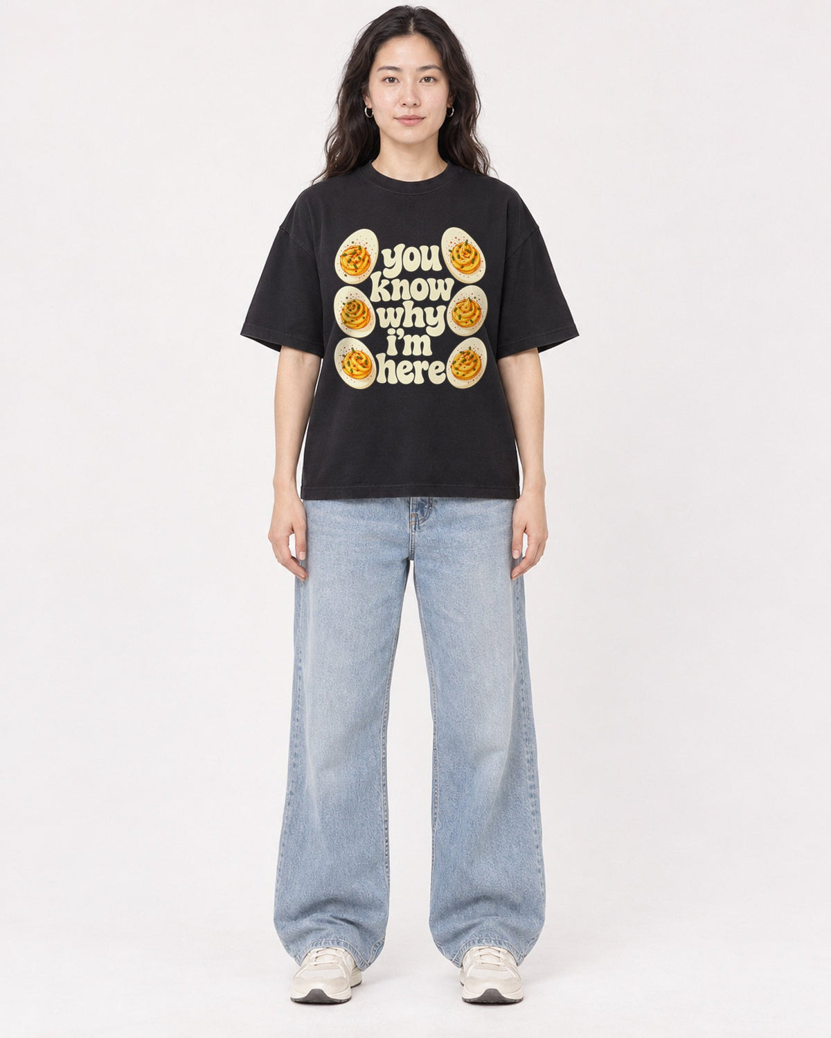 Mockup Boxy Heavyweight Tee Black female full-body 03