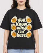 Mockup Boxy Heavyweight Tee Black female close-up 03