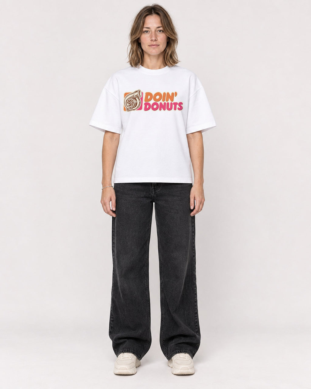 Mockup Boxy Heavyweight Tee White female full-body 38