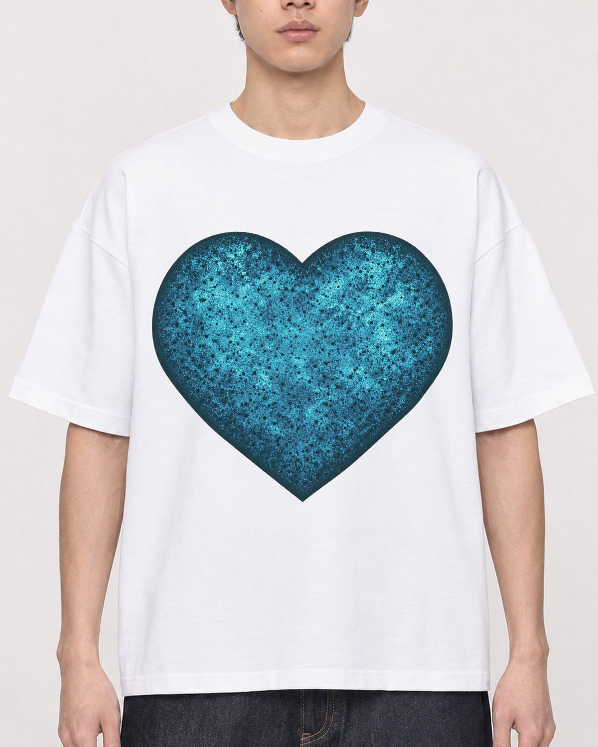 Mockup Boxy Heavyweight Tee White male close-up 01