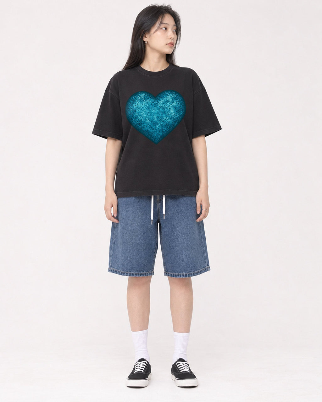 Mockup Boxy Heavyweight Tee Black female full-body 01
