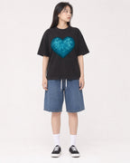Mockup Boxy Heavyweight Tee Black female full-body 01