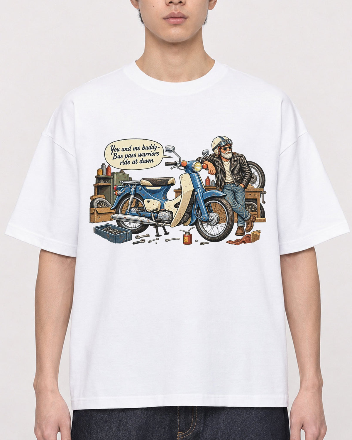 Mockup Boxy Heavyweight Tee White male close-up 01