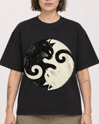 Mockup Boxy Heavyweight Tee Black female close-up 18