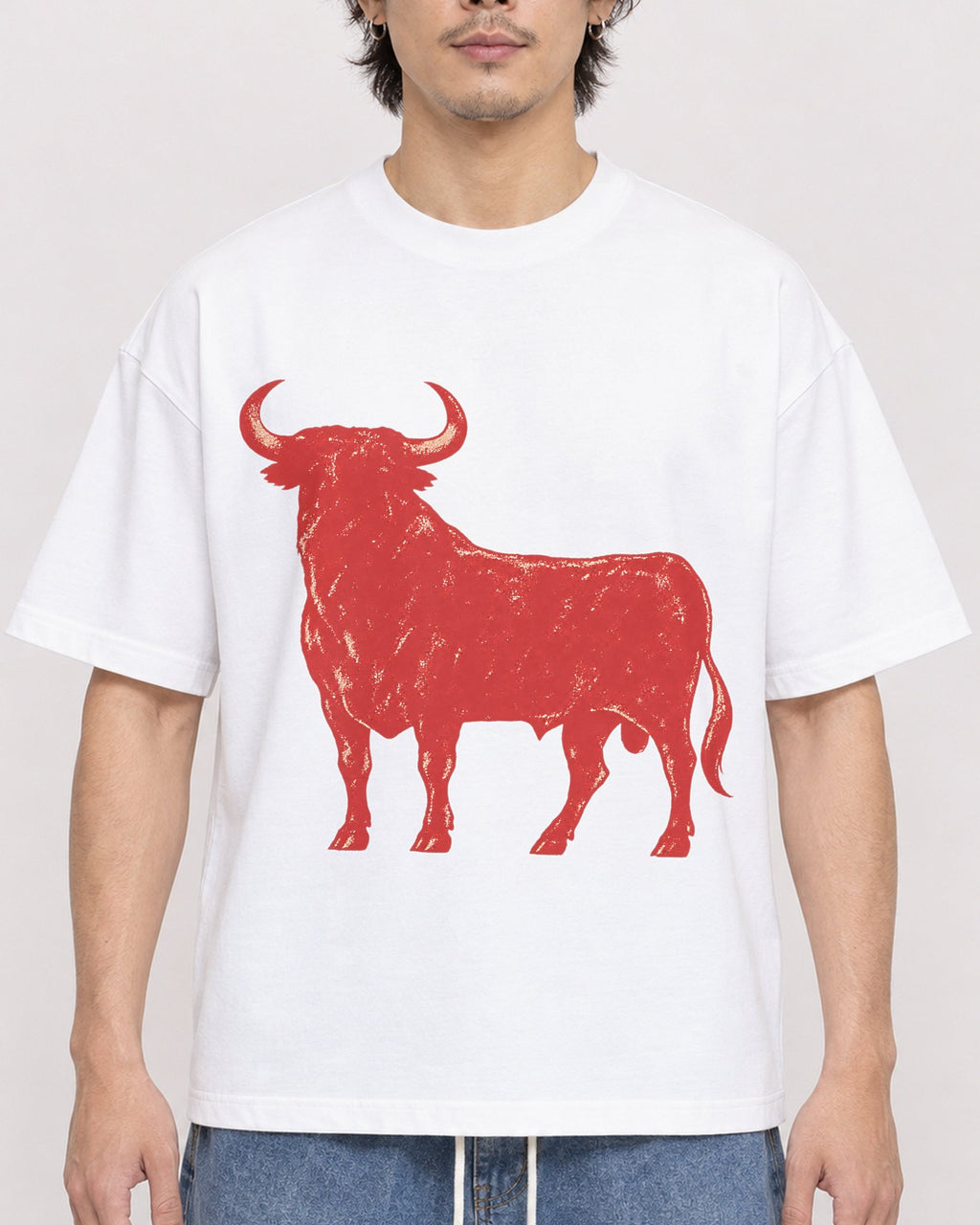 Mockup Boxy Heavyweight Tee White male close-up 03