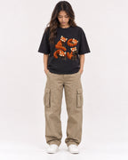Mockup Boxy Heavyweight Tee Black female full-body 02