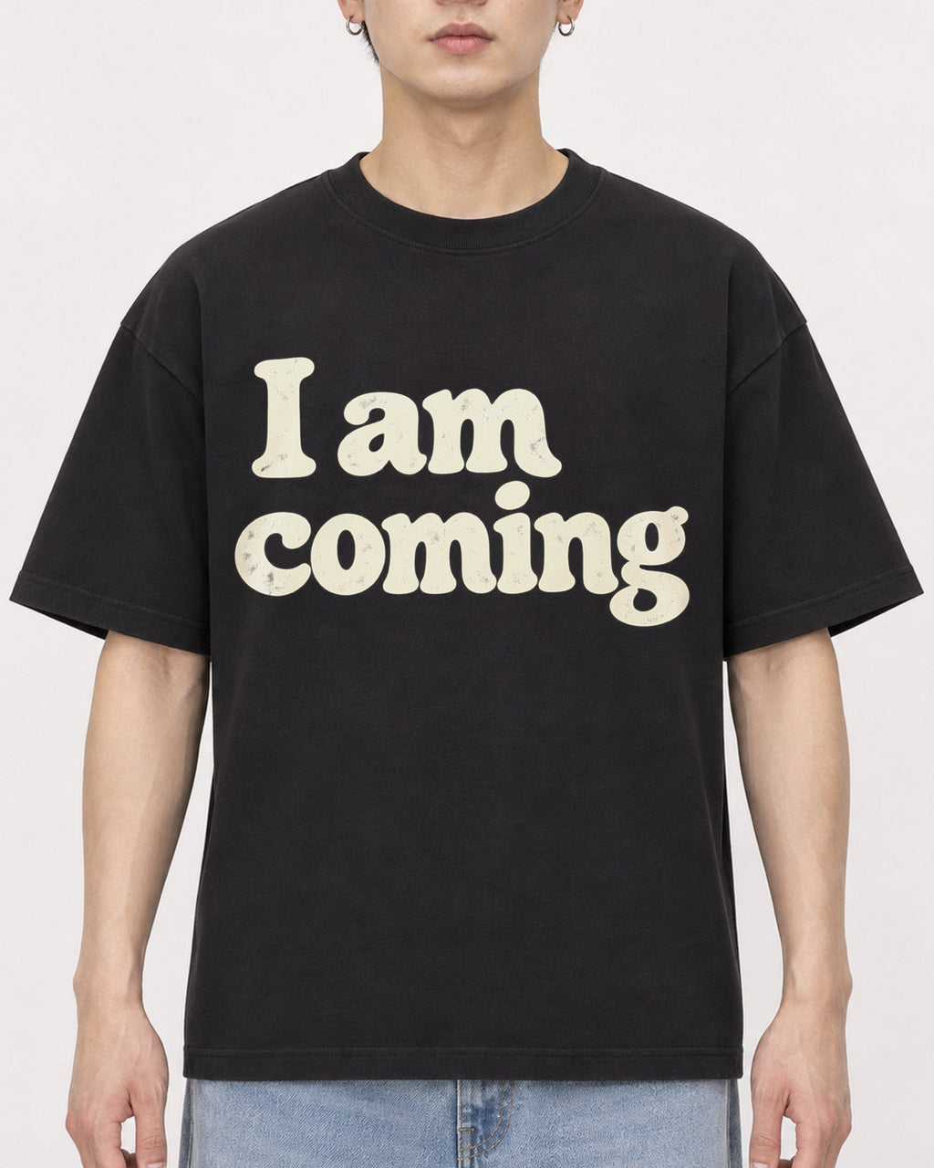 Mockup Boxy Heavyweight Tee Black male close-up 01