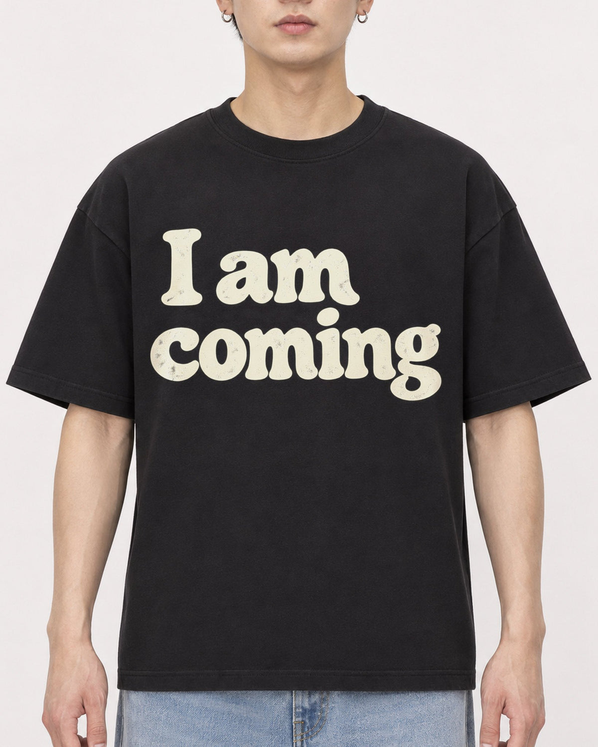 Mockup Boxy Heavyweight Tee Black male close-up 01