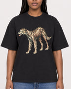 Mockup Boxy Heavyweight Tee Black female close-up 04