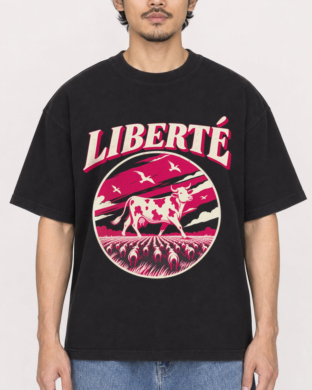 Mockup Boxy Heavyweight Tee Black male close-up 02