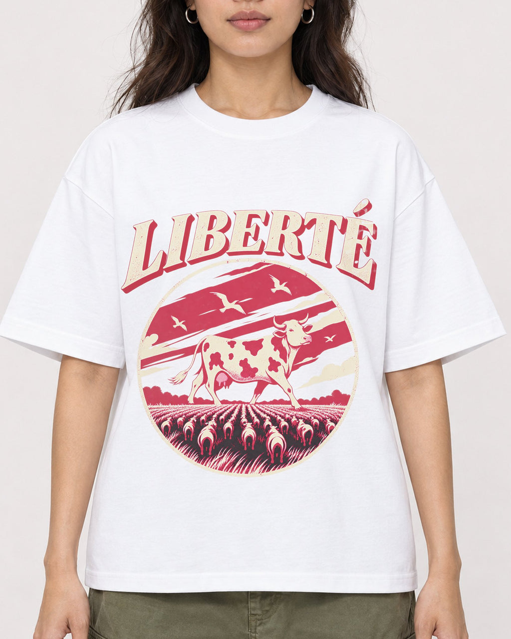 Mockup Boxy Heavyweight Tee White female close-up 02
