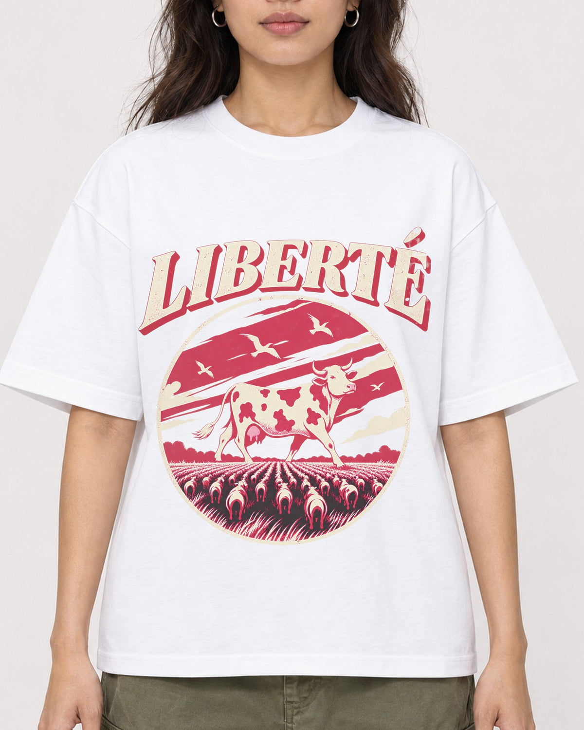 Mockup Boxy Heavyweight Tee White female close-up 02