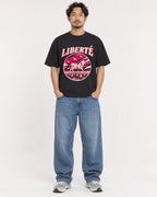 Mockup Boxy Heavyweight Tee Black male full-body 02