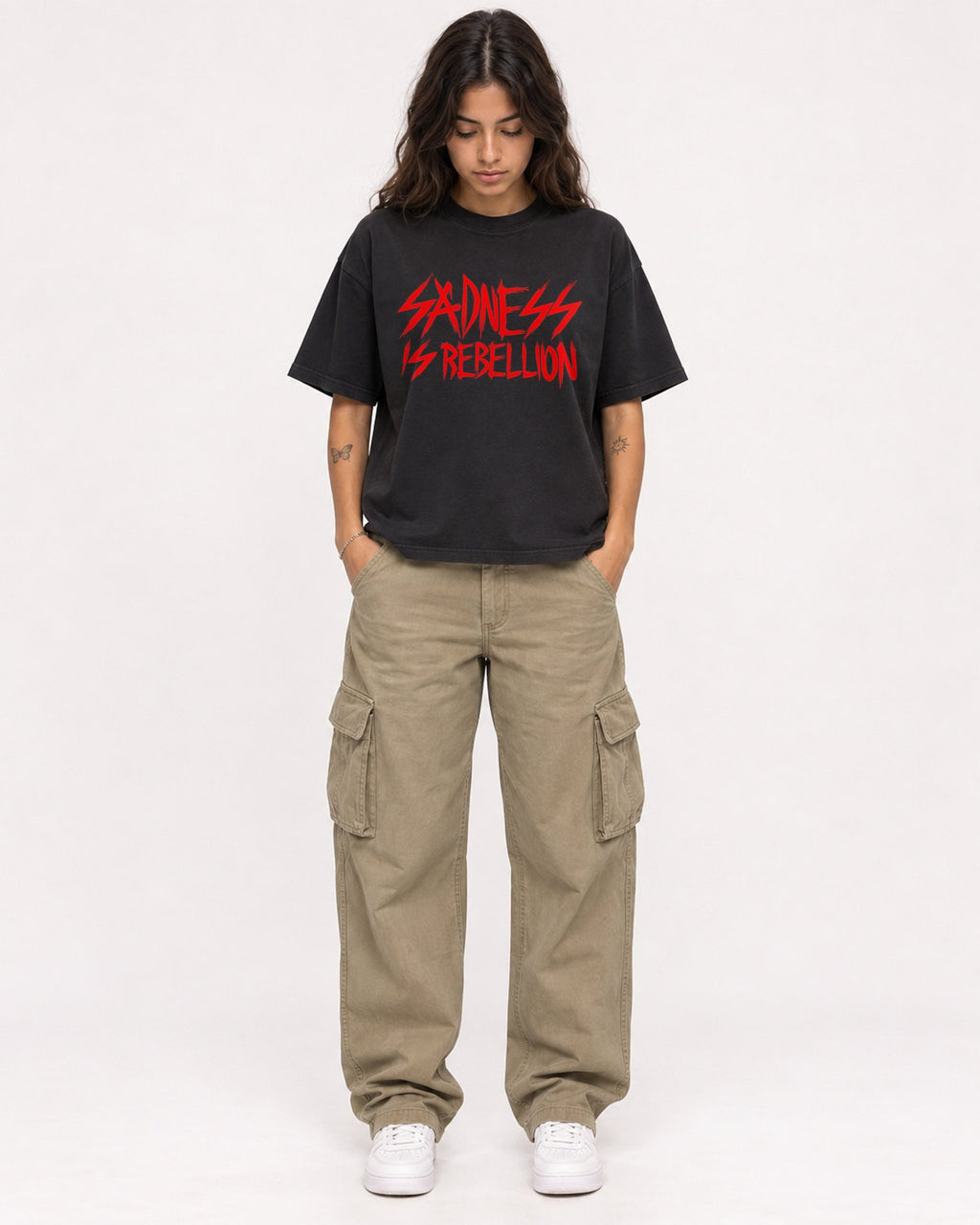 Mockup Boxy Heavyweight Tee Black female full-body 06